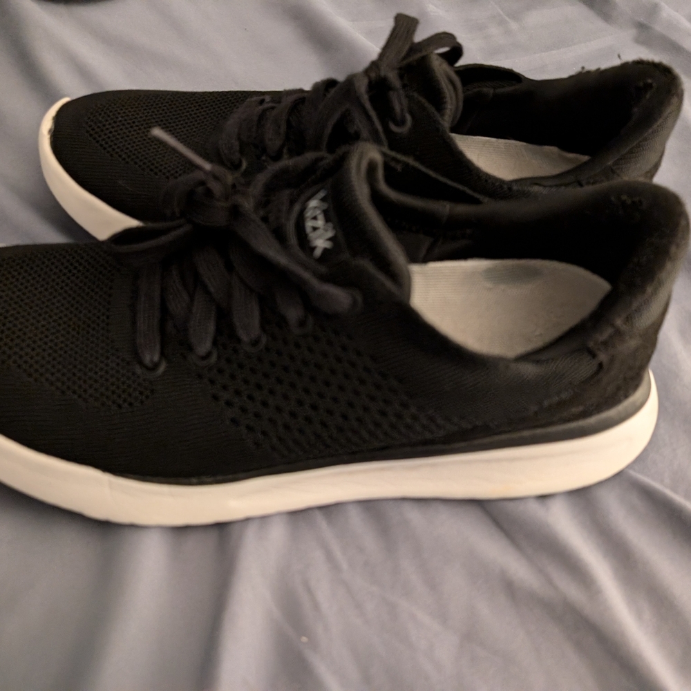 Kiziks - 8.5 Lima - Black Step In Sneakers